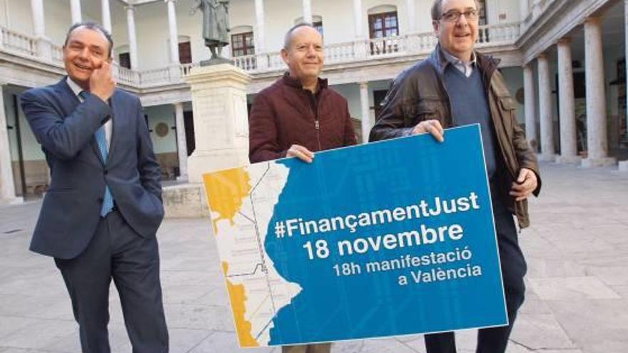 Salvador Navarro, Ismael Sáez y Arturo León, el día que presentaron la manifestación.