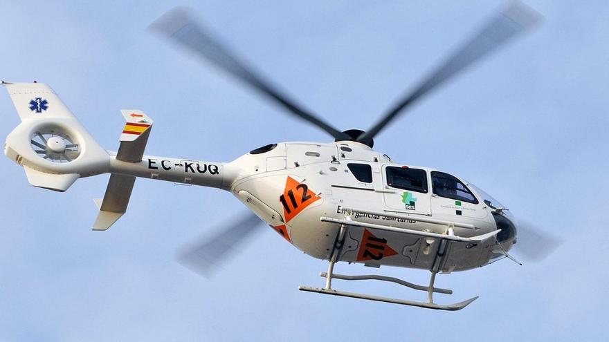 El hombre ha sido trasladado al Universitario de Cáceres en helicóptero.