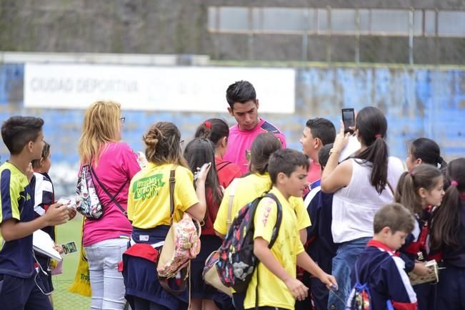 Entrenamiento de la UD Las Palmas en Barranco ...