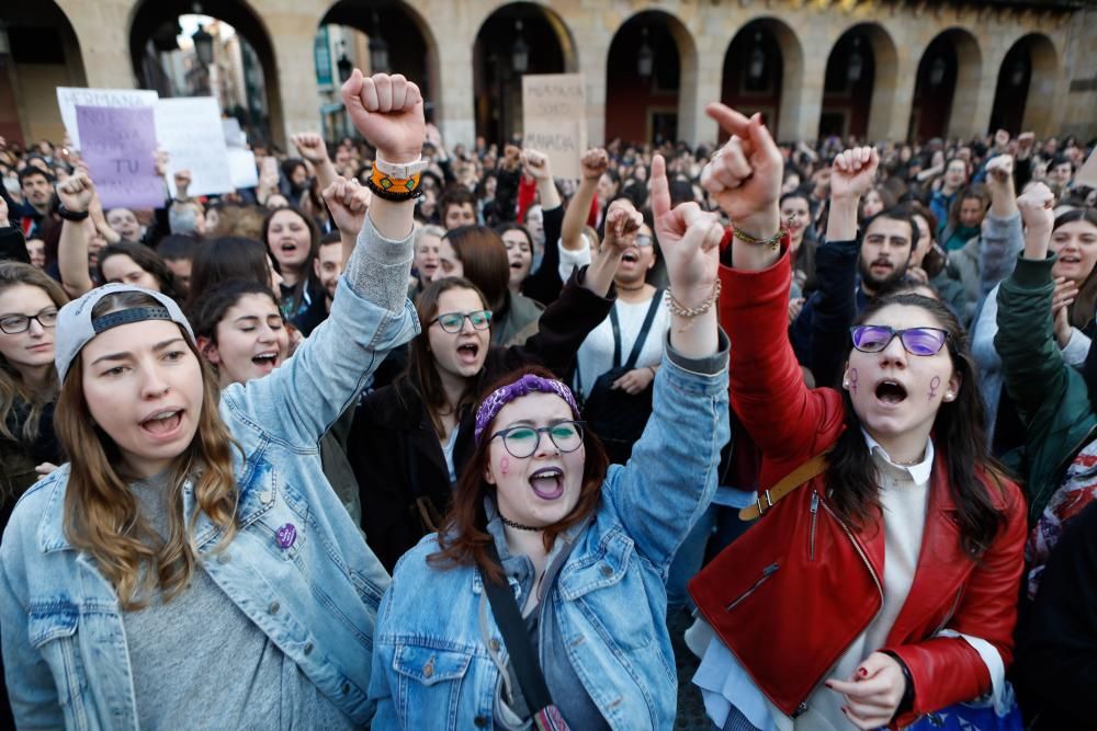 Manifestación por la condena a los integrantes de "La Manada" en Gijón.