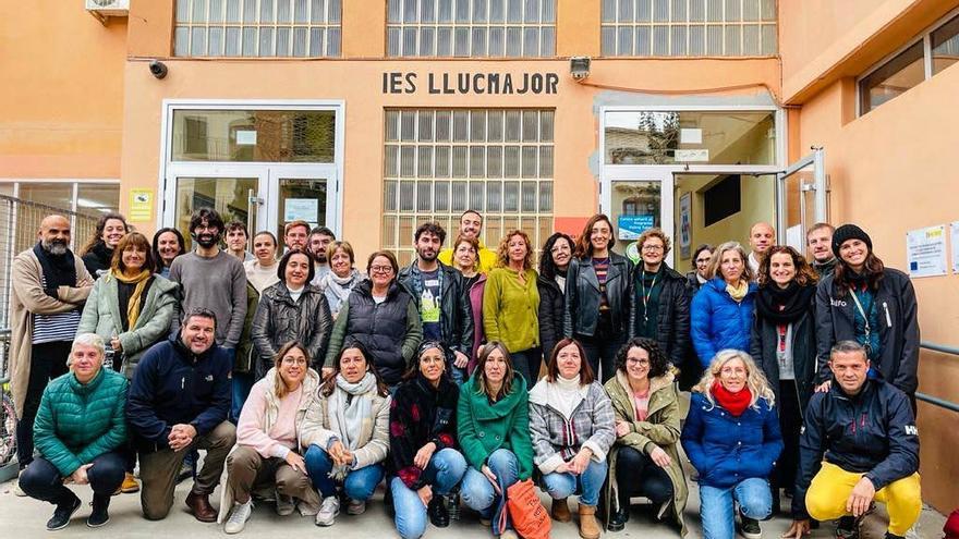 Imagen del claustro del IES Llucmajor, que se concentró hace dos semanas para expresar su apoyo a la profesora de La Salle