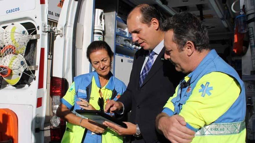 La Junta incorpora a las unidades móviles de emergencia tabletas para consultar el historial del paciente