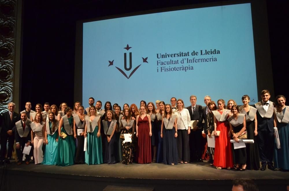 Acte de graduació dels primers infermers de la UdL a Igualada