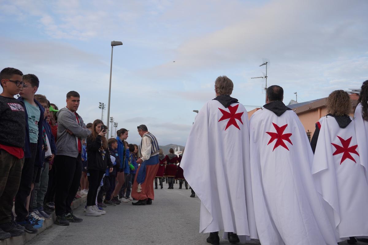Una marea azul del uniforme scouts inunda El Campello transmitiendo valores y respeto al medio ambiente