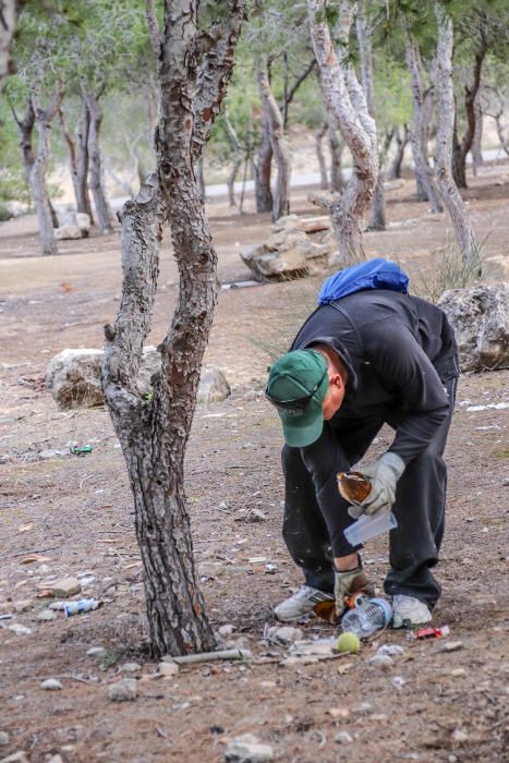 Voluntarios recogen 10 toneladas de basura de la s