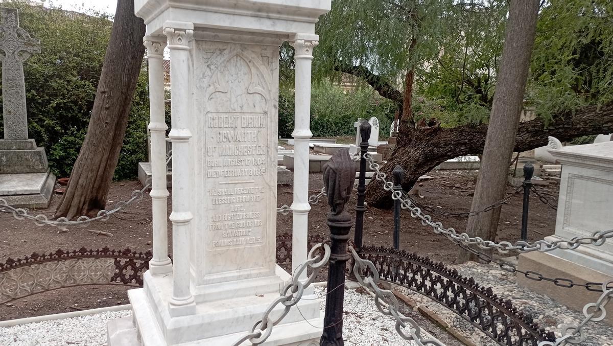 Tumba de los Birkin, restaurada. Cementerio Inglés de Málaga.