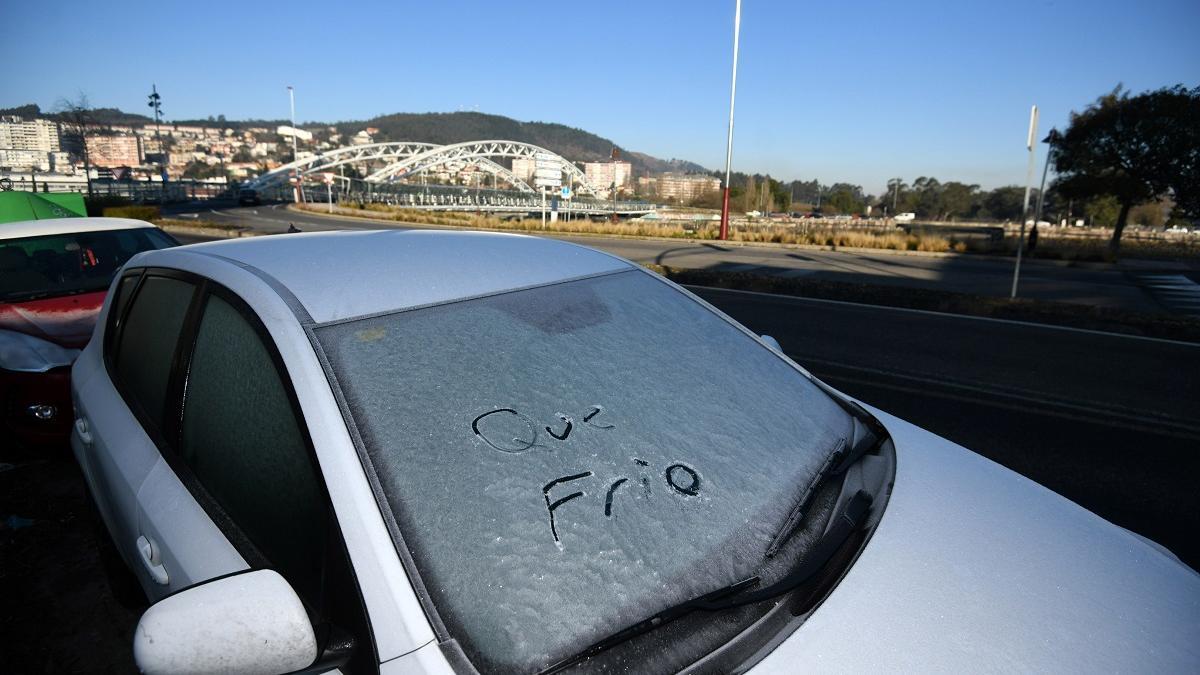 Un coche congelado en Pontevedra, en una helada anterior
