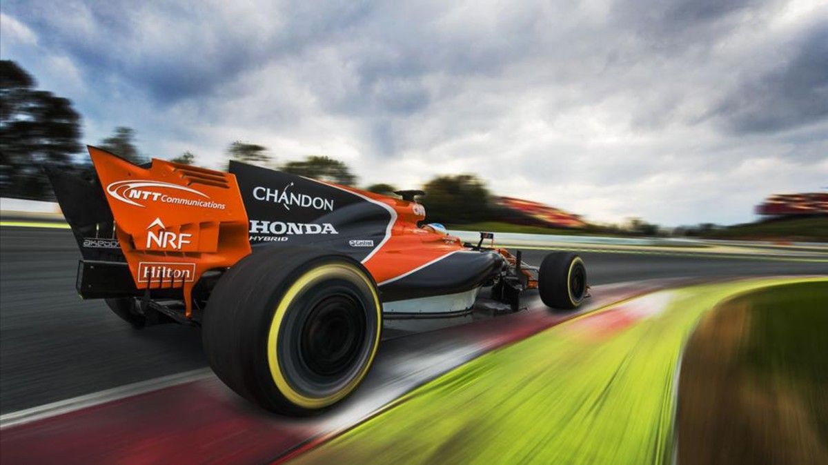 Alonso, a los mandos del McLaren-Honda en Melbourne.