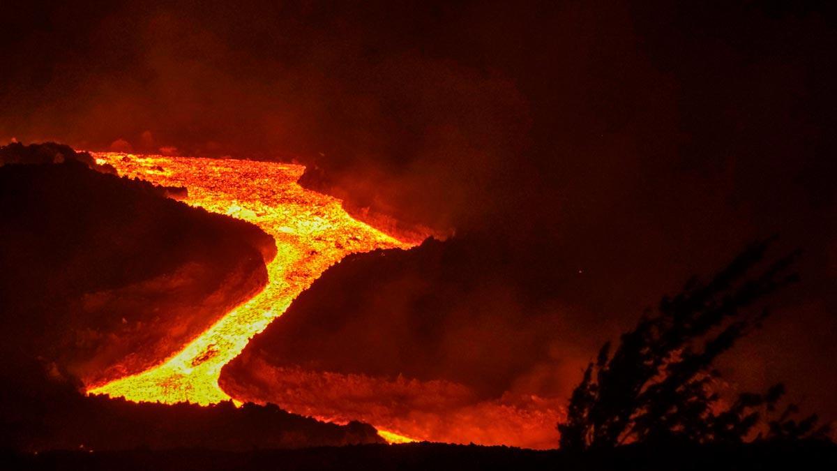 El volcán de La Palma a vista de dron, la madrugada del 21 de octubre.