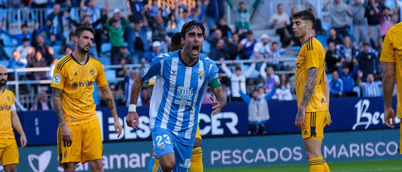 Escassi celebra el gol del Málaga CF a la Ponferradina, que dio la victoria a los blanquiazules.