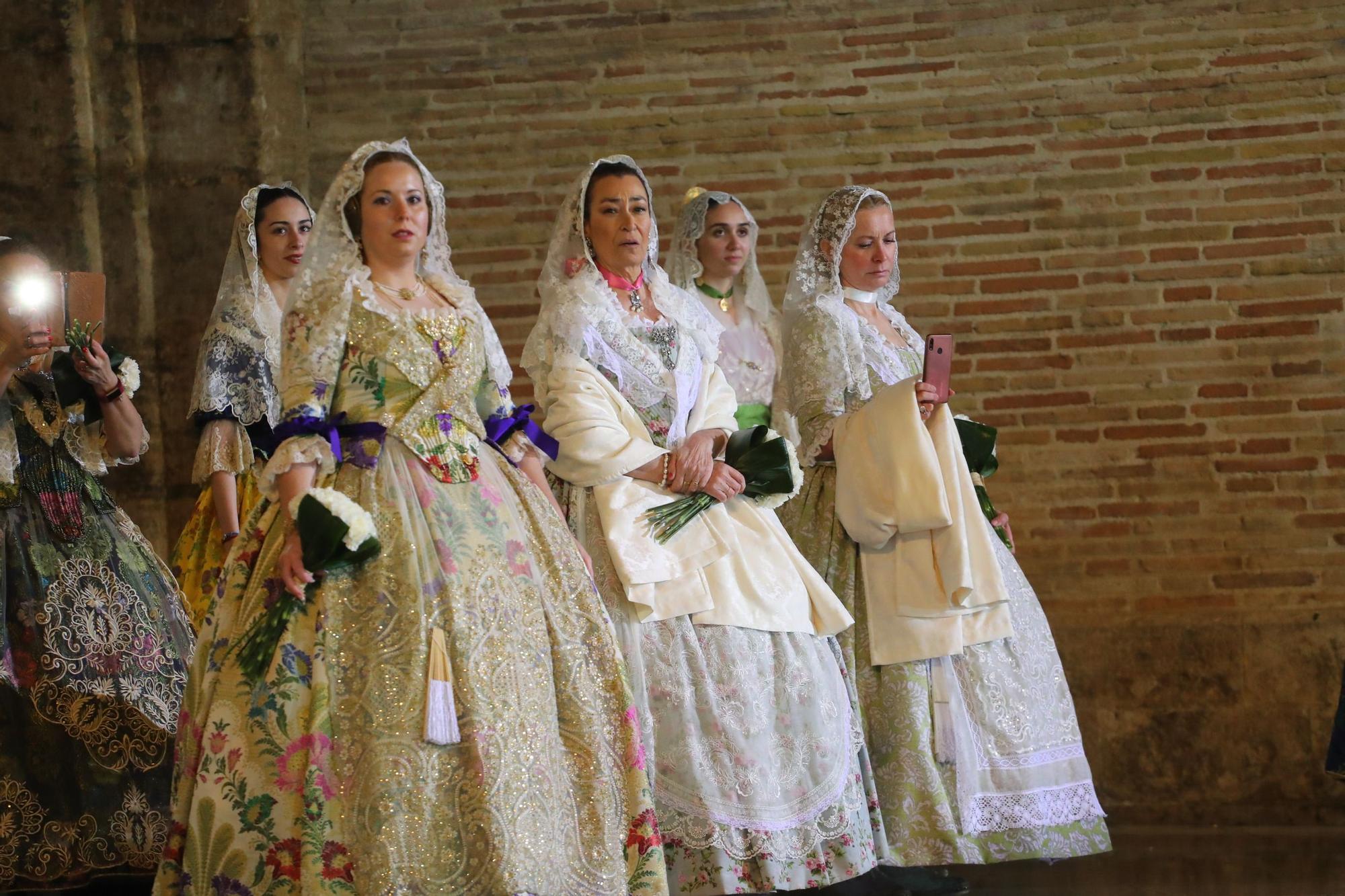 Búscate en el primer día de ofrenda por la calle de la Paz (entre las 20:00 a las 21:00 horas)