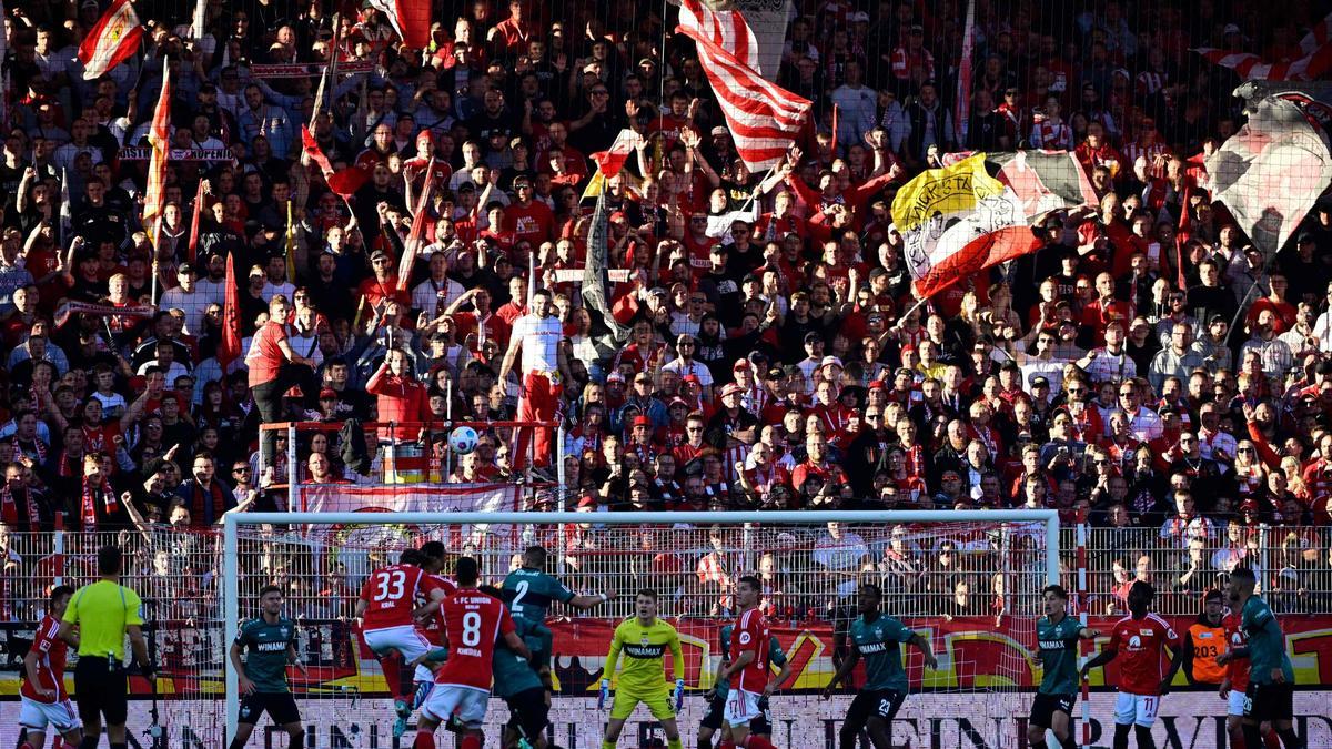 Un partido de la Bundesliga de esta temporada entre el Union Berlin y el Stuttgart