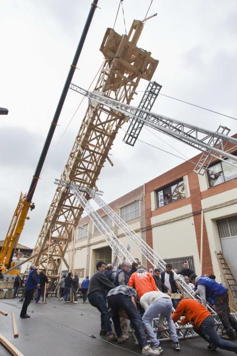 Simulacro de la plantá de la falla del ayuntamiento