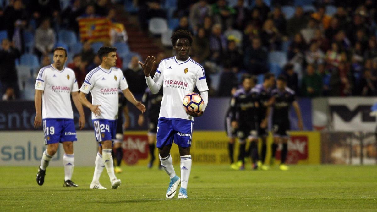 Dongou en un partido con el Real Zaragoza.