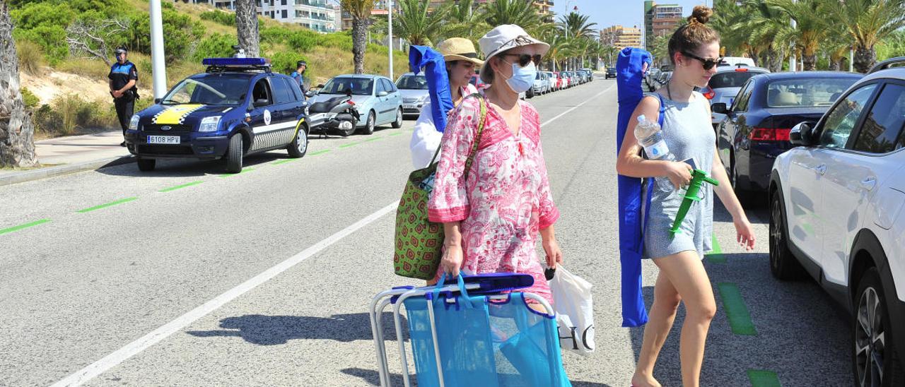 Desde hoy se multará a aquellos que estacionen su coche por más de cuatro horas en la zona verde de Arenales