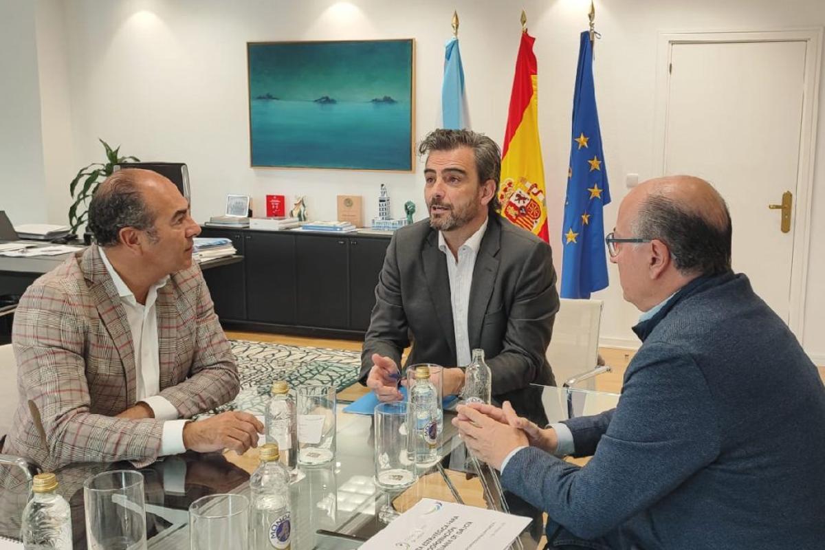 Cesáreo Pardal, Diego Calvo y Alfonso Martínez en la reunión de esta semana.