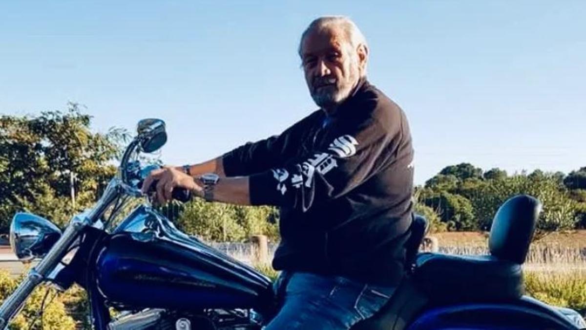 Eines der beigefügten Fotos der Spendenkampagne zeigt Heinz auf einem Motorrad