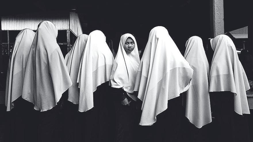 &#039;Hijab girl&#039; es la fotografía ganadora en la categoría de retratos.