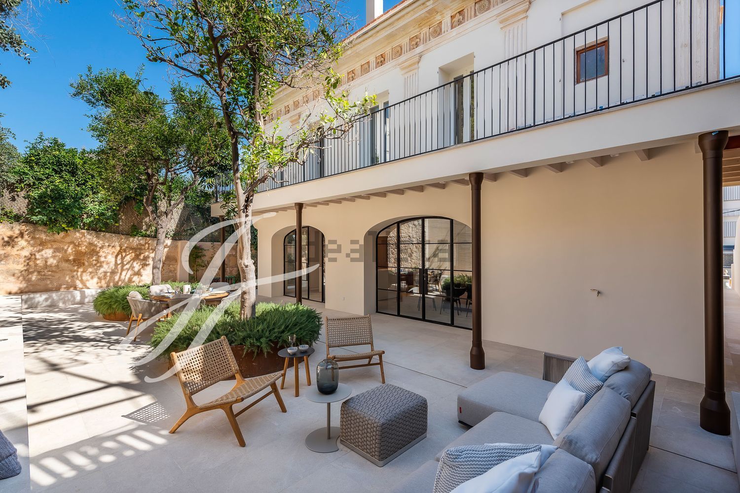 FOTOS: Sale a la venta por 3,5 milllones la casa de Palma en la que vivió Santiago Rusiñol