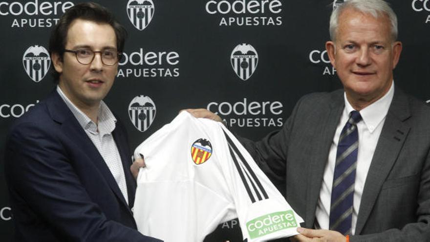 Así queda la nueva camiseta del Valencia CF