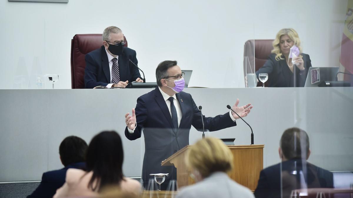 Diego Conesa en la primera sesión del debate de la moción de censura Asamblea Regional