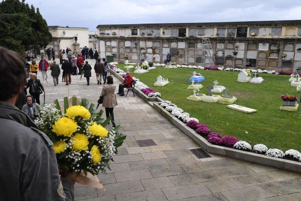 Ofrenda floral en San Amaro por el Día Difuntos