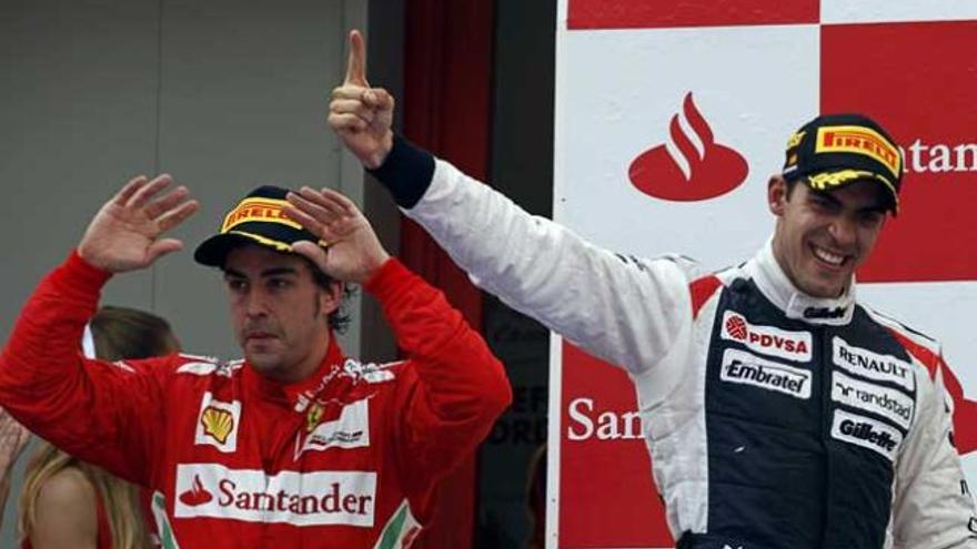 Fernando Alonso, junto a Pastor Maldonado.