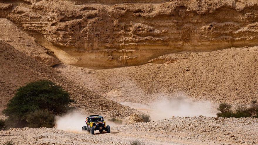 El manresà Gerard Farrés guanya la setena etapa i puja al segon lloc de buguis al Dakar