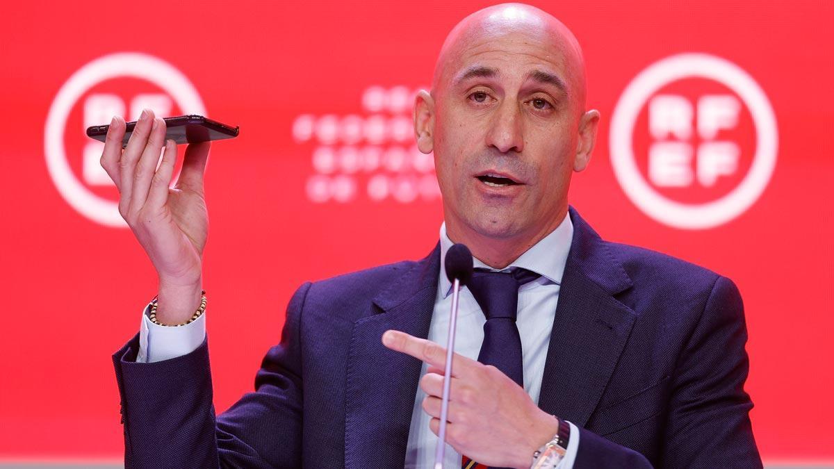 Luis Rubiales: "Estoy indignado por todas las falsedades que se están virtiendo"