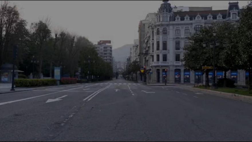 Las impactantes imágenes de las calles de Oviedo desiertas con las que el Ayuntamiento agradece la colaboración ciudadana