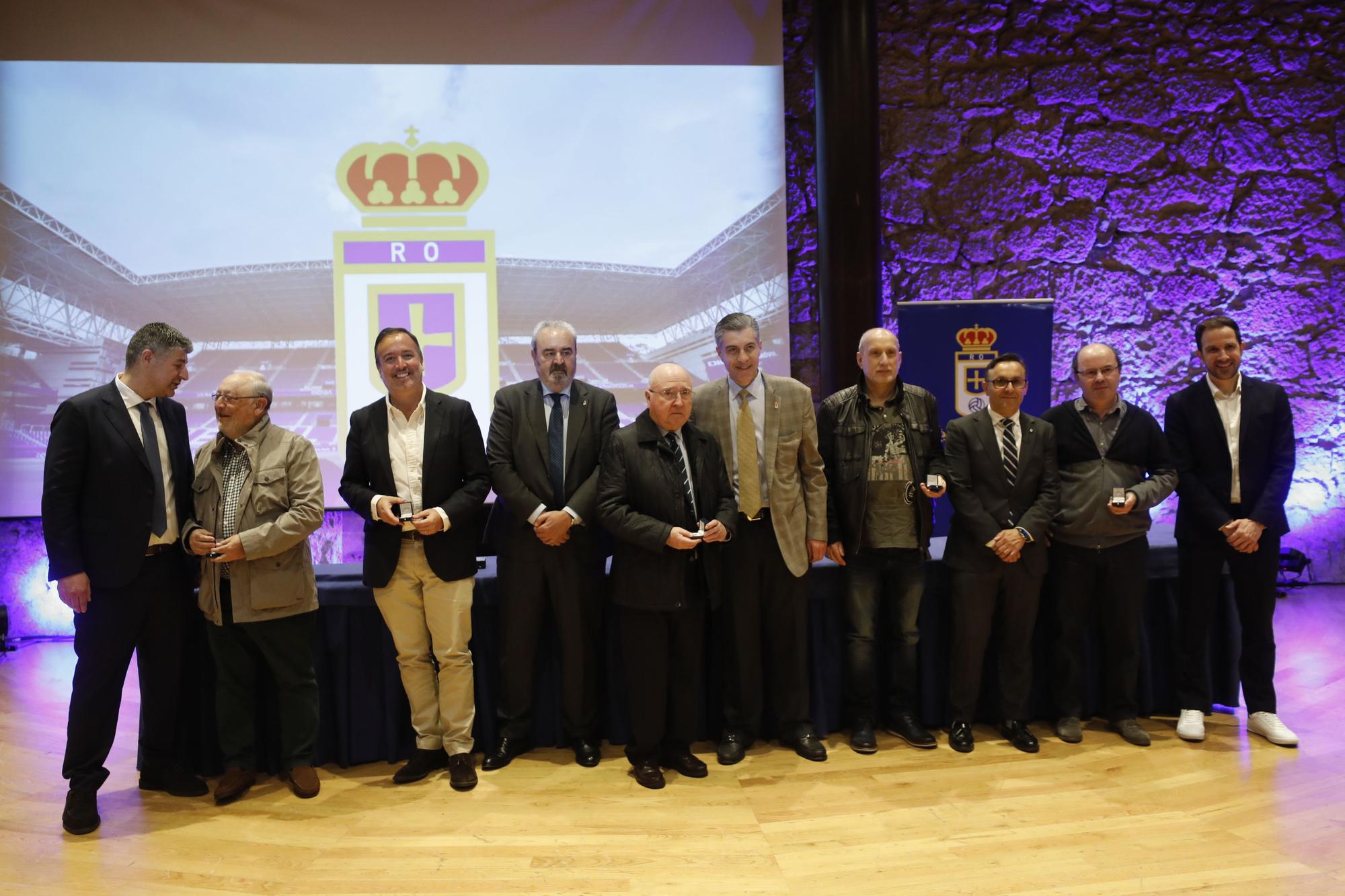 EN IMÁGENES: El Oviedo homenajea a sus abonados más antiguos