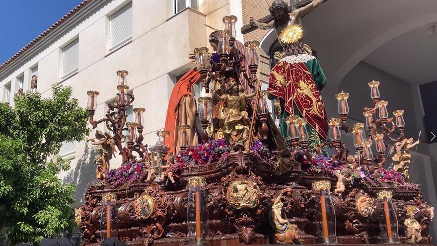 Salida de Salesianos desde su casa hermandad en Capuchinos