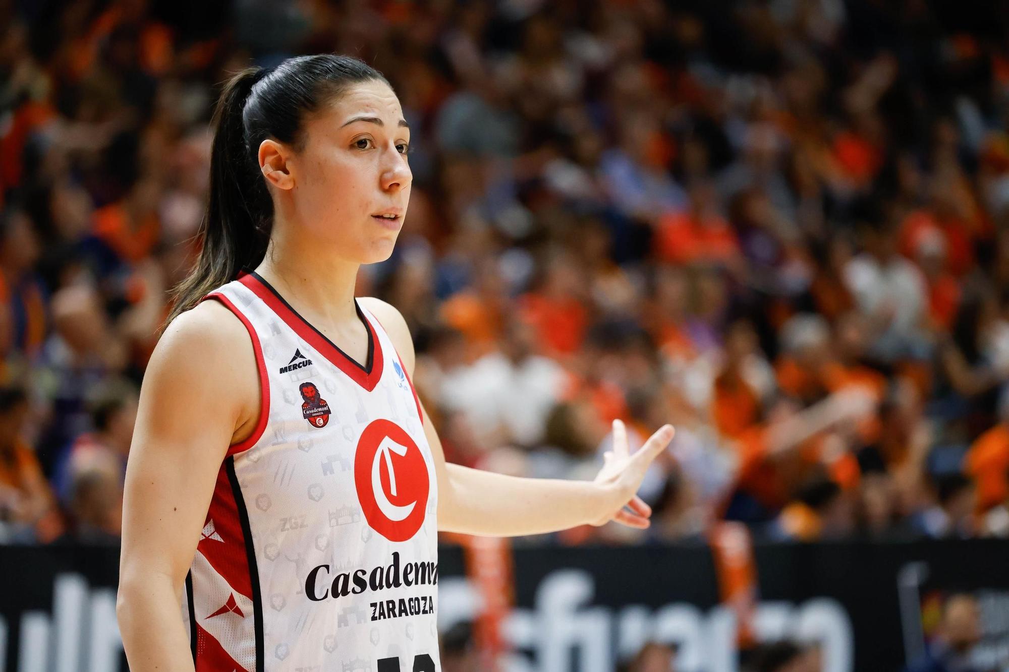 En imágenes | Primer partido de la final entre Valencia Basket y Casademont Zaragoza