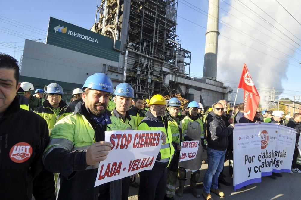 Protestas de los trabajadores de Lada por el futuro de la térmica