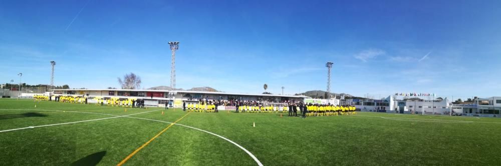 Sant Llorenç inaugura su campo de fútbol, arrasado por la riada