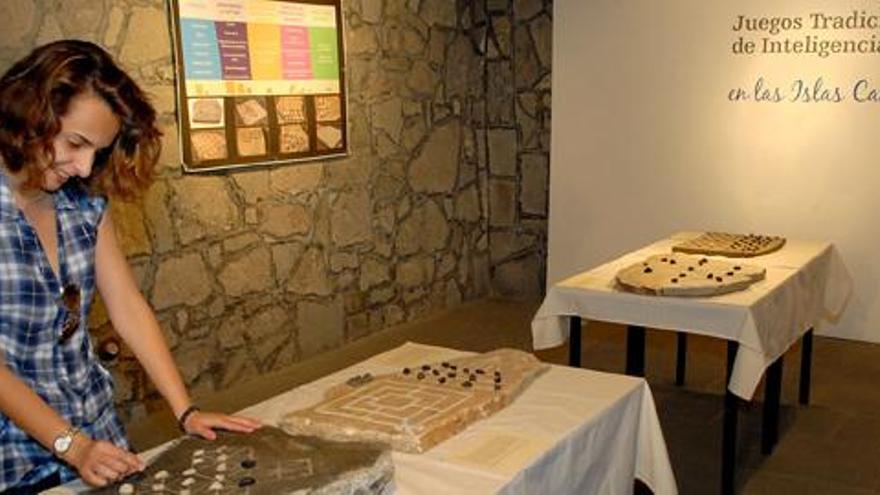 Exposición de juegos tradicionales de inteligencia en Canarias