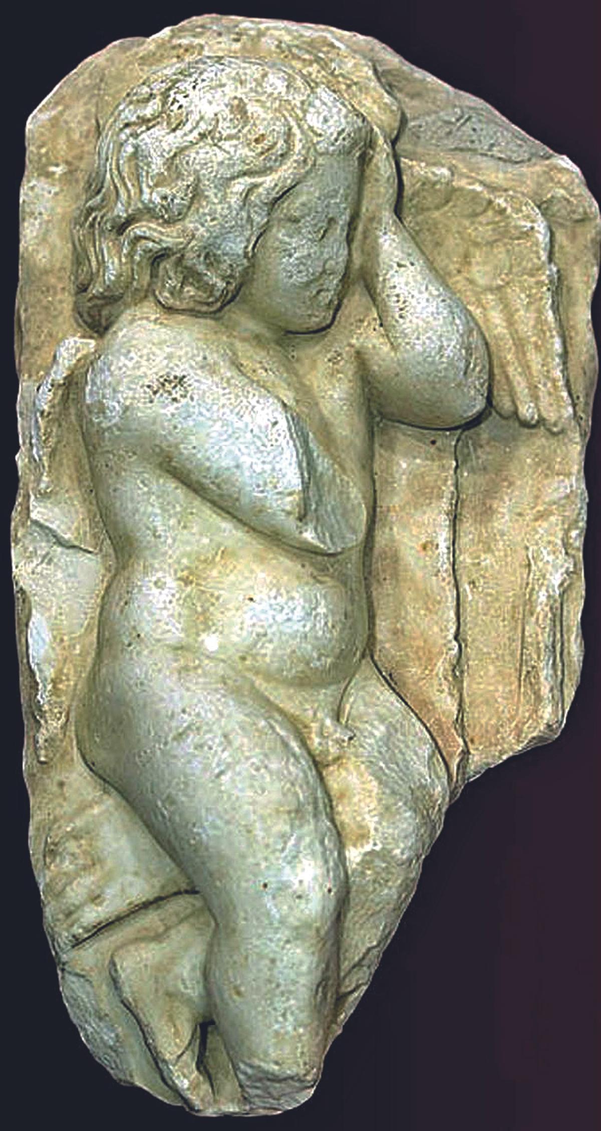 Escultura de Eros, que representa a un niño de corta edad adormecido. Se encuentra en el museo de Lucena.