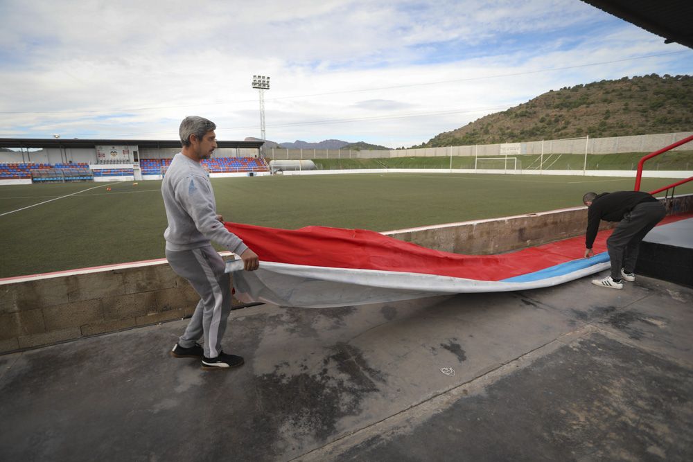 El Atlético Saguntino trabaja en tener a punto el Nou Camp para la Copa del Rey.