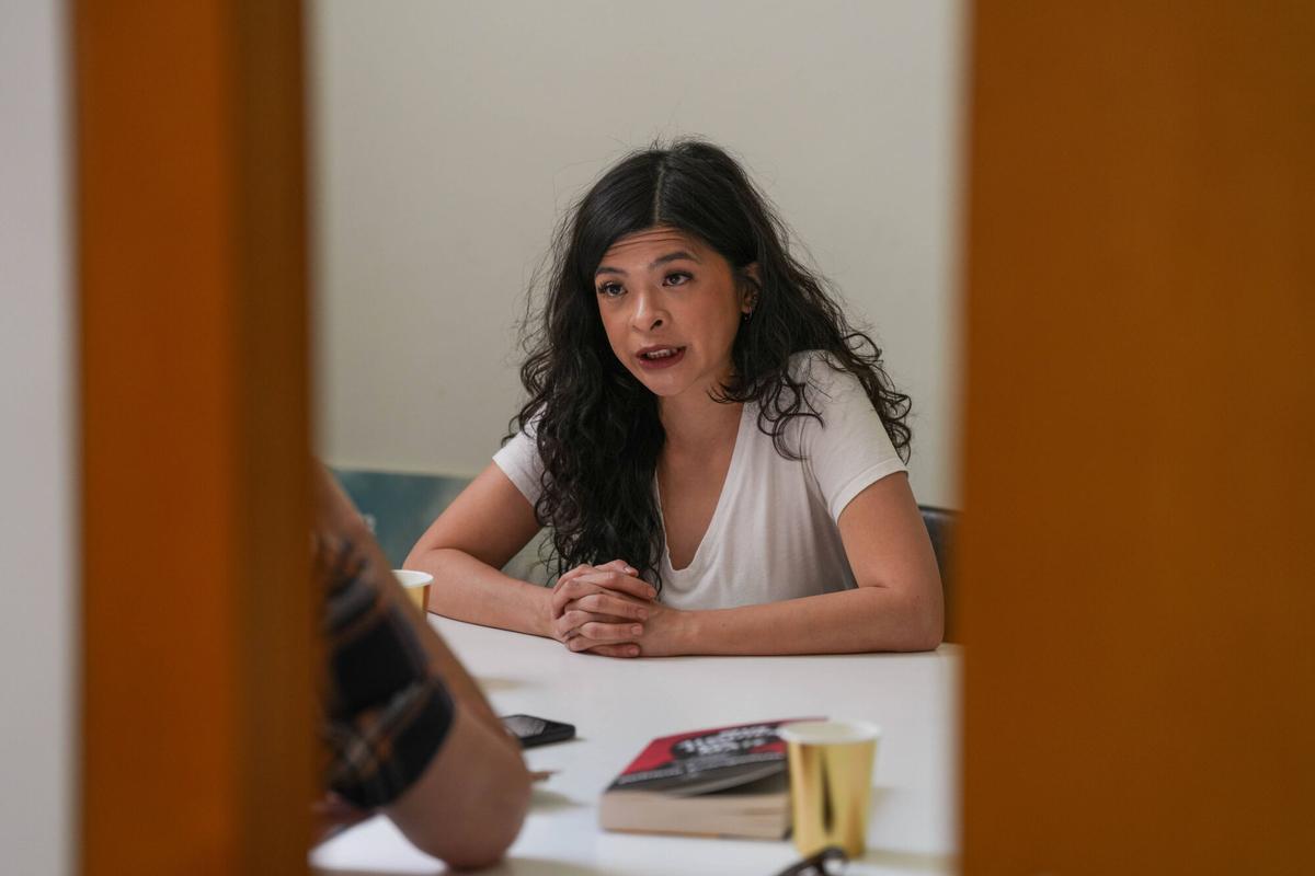 BARCELONA 13/05/2025 Icult. Retratos en el CCCB de la periodista filipina Patricia Evangelista, autora de 'Que alguien los mate', crónica de la salvaje cruzada contra las drogas del presidente Duterte en Filipinas. FOTO de ZOWY VOETEN