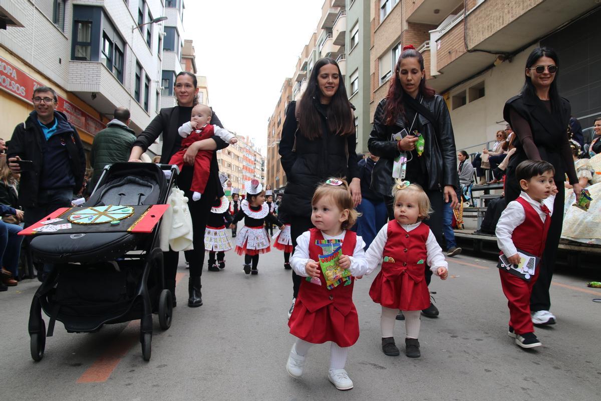 Las mejores imágenes de la Cabalgata del Ninot Infantil de Burriana 2026