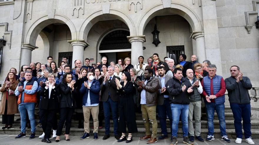 Homenaje a los tripulantes del ‘Playa Menduiña 2’. | // RAFA VÁZQUEZ