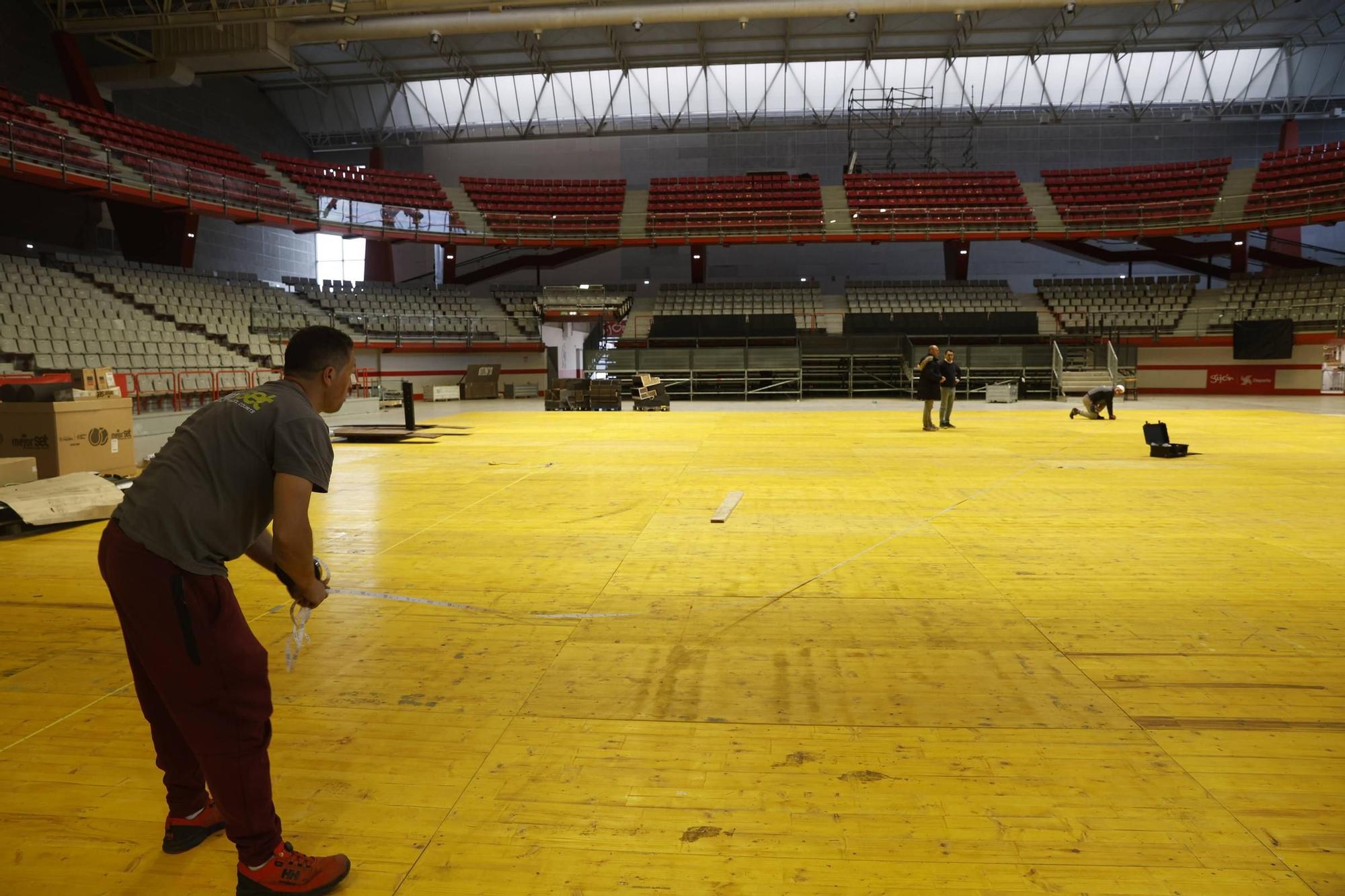 Los preparativos para el Gijón Premier Padel P2, en imágenes