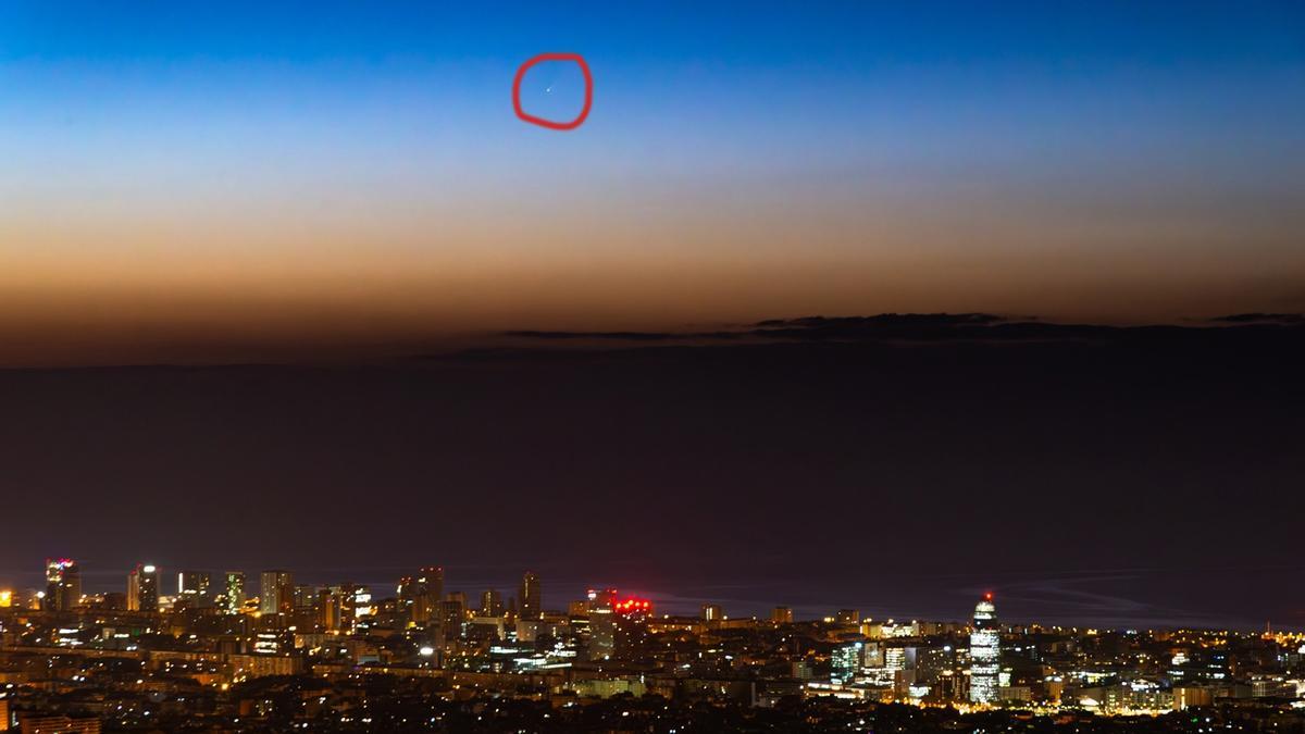 Comet C/2023 A3 Tsuchinshan-Atlas, outlined in red and seen from the Fabre Observatory, September 30, 2024.