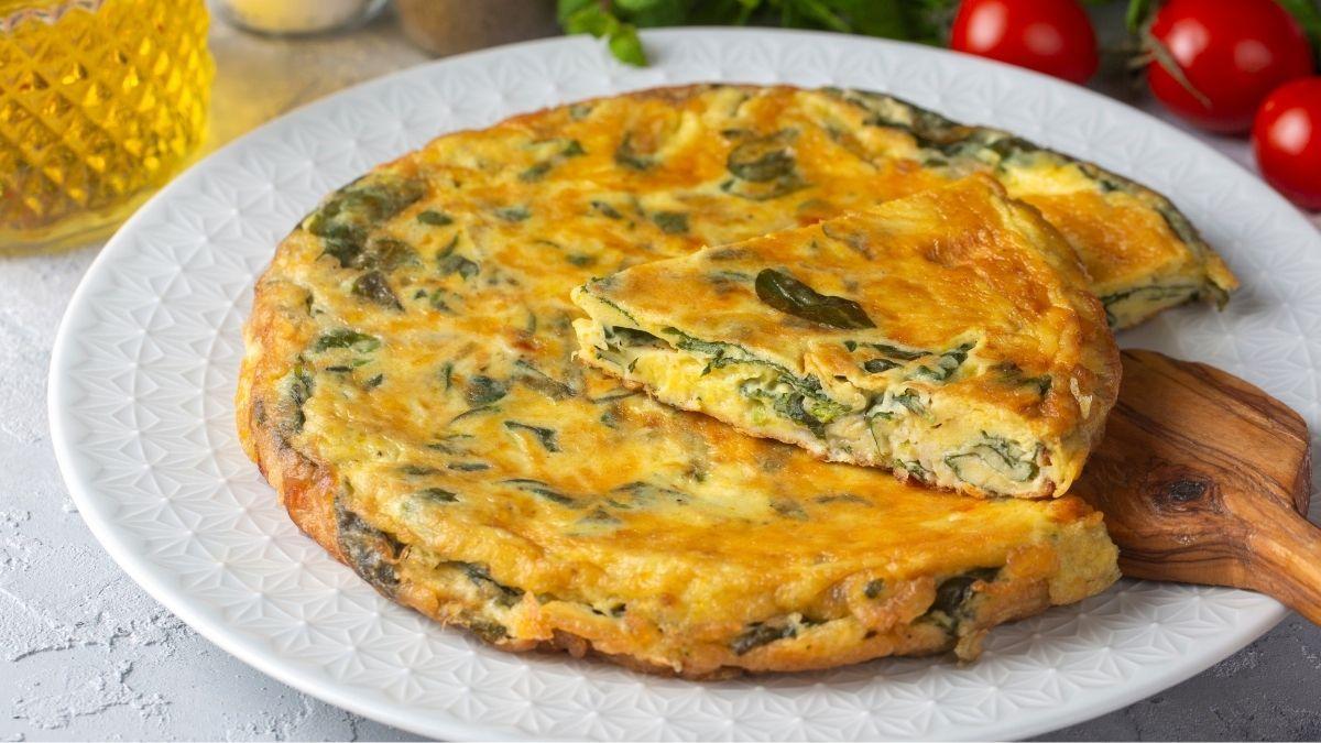 Tortilla de patatas con espinacas: fácil, saludable y muy jugosa en pocos minutos