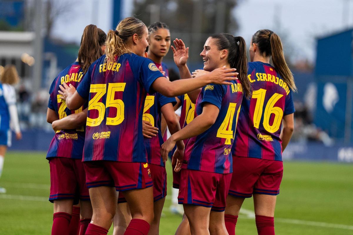 Las jugadoras del Barça celebran un gol ante el Espanyol, este miércoles.