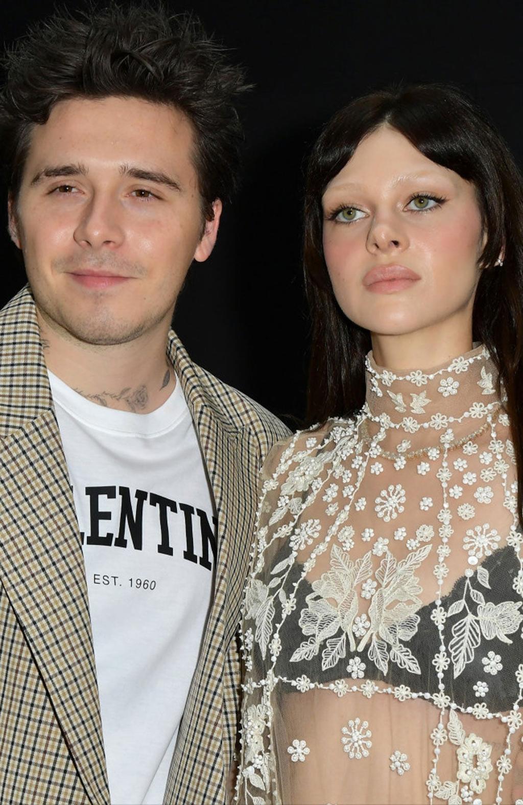 Brooklyn Beckham y Nicola Peltz con cejas decoloradas