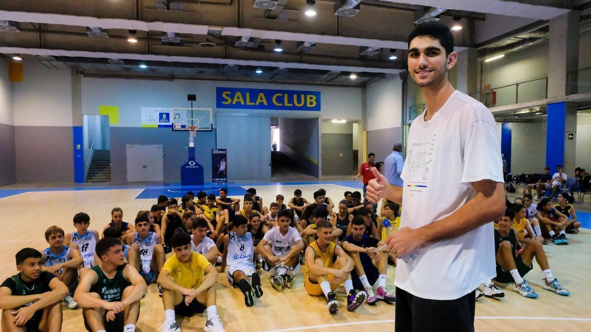 Santi Aldama durante su última visita a Gran Canaria este verano