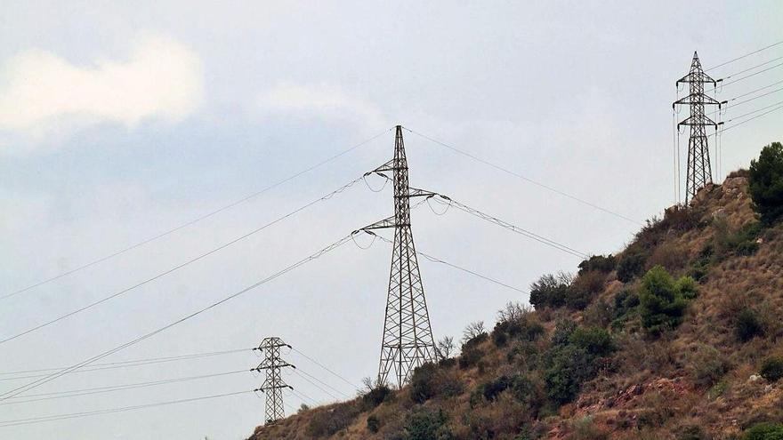 Torretas eléctricas en Málaga.