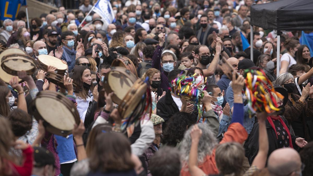 Los partidarios de la cooficialidad del asturiano se manifiestan en Oviedo