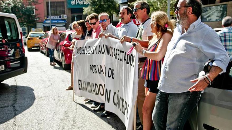 Las autoescuelas llevarán sus demandas al ayuntamiento